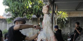 Meneladani Keikhlasan, Mempererat Kebersamaan di MTsN Surakarta 1