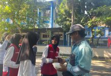 PMR MTsN Surakarta 1 Sulap Dapur Umum Jadi Sumber Senyuman Warga