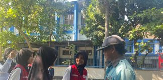 PMR MTsN Surakarta 1 Sulap Dapur Umum Jadi Sumber Senyuman Warga